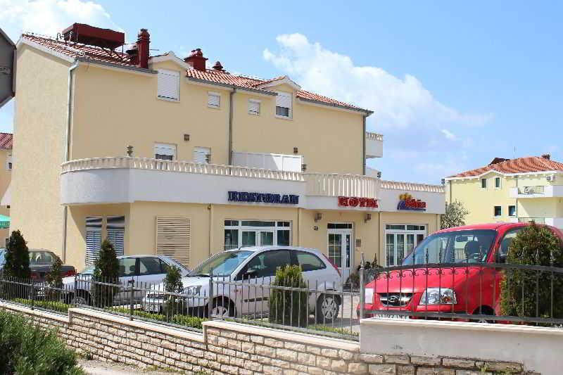 Hotel Adria Kastela Bagian luar foto
